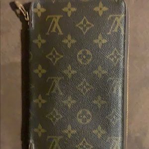 Louis Vuitton Zippy Organizer